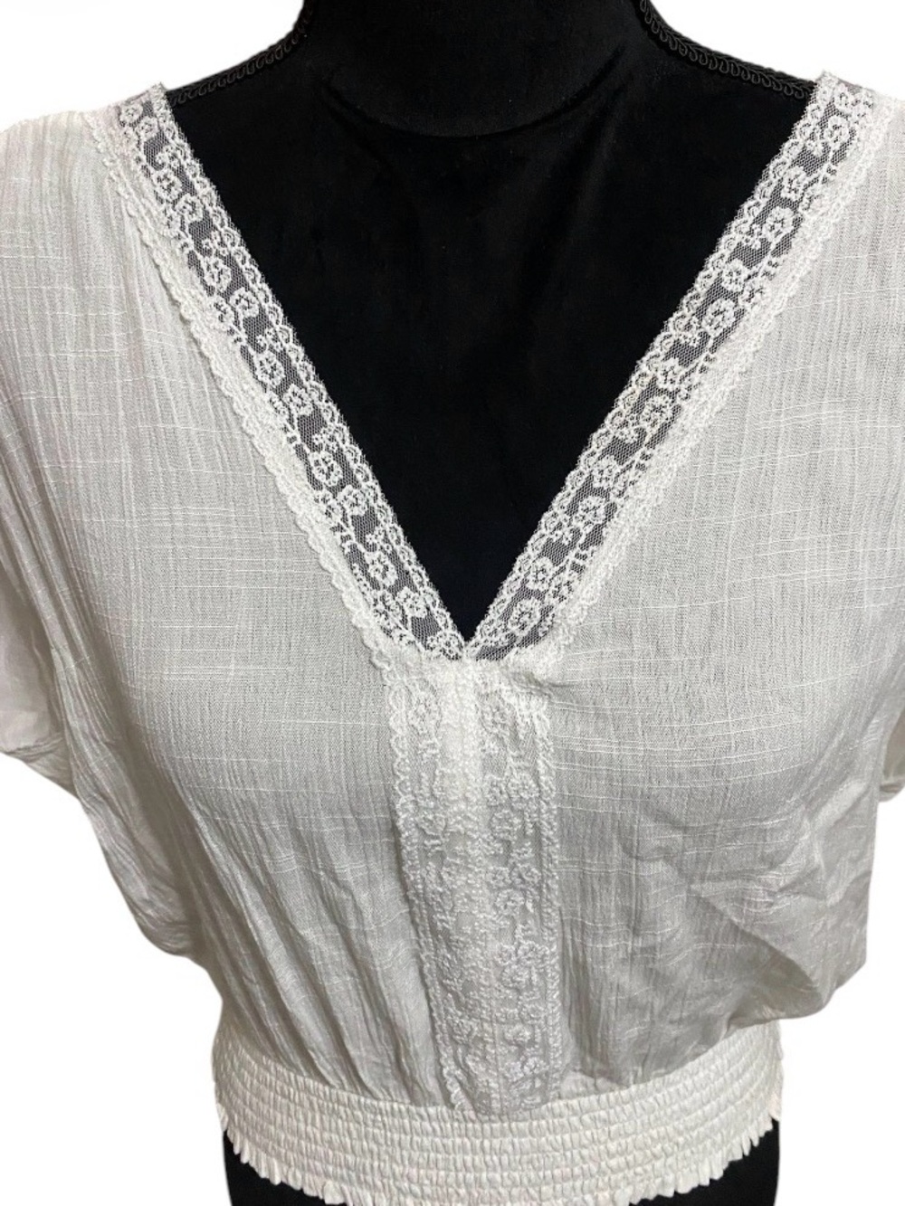 Lily Star Lace-Trim Smocked Waist Top - Picture 3 of 5